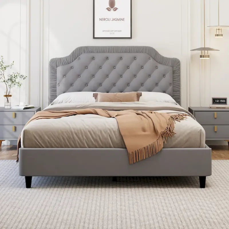 Lit capitonné Queen Size moderne avec tête de lit froncée et capitonnée, cadre en bois avec base en métal, aucun sommier tapissier requis