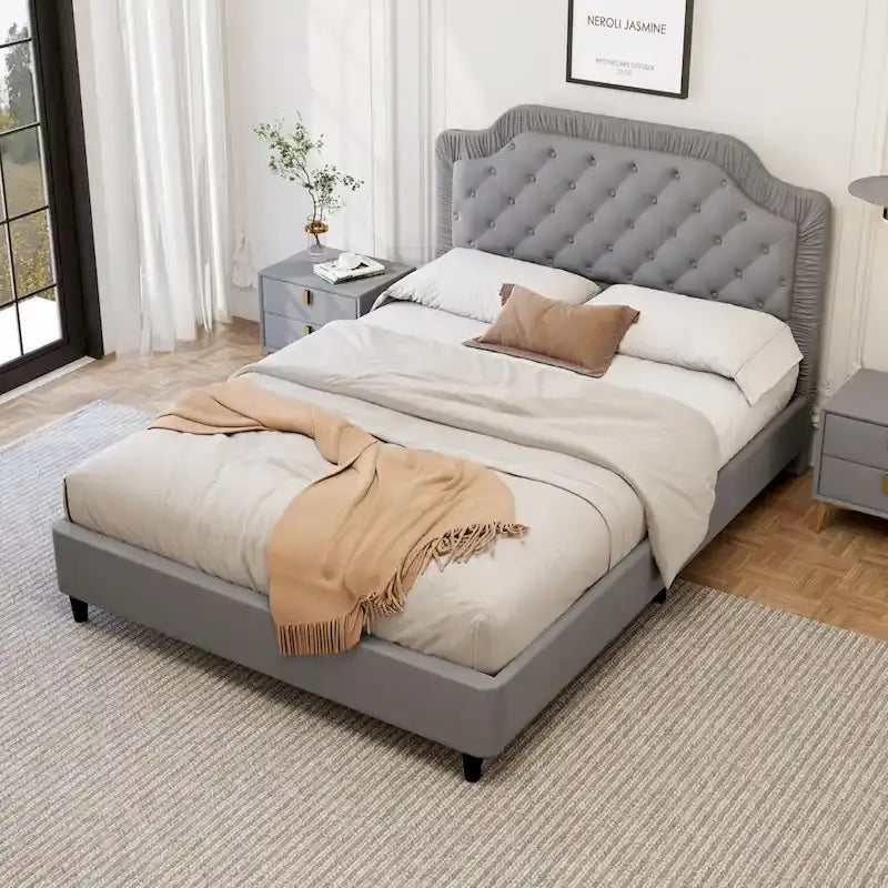 Lit capitonné Queen Size moderne avec tête de lit froncée et capitonnée, cadre en bois avec base en métal, aucun sommier tapissier requis